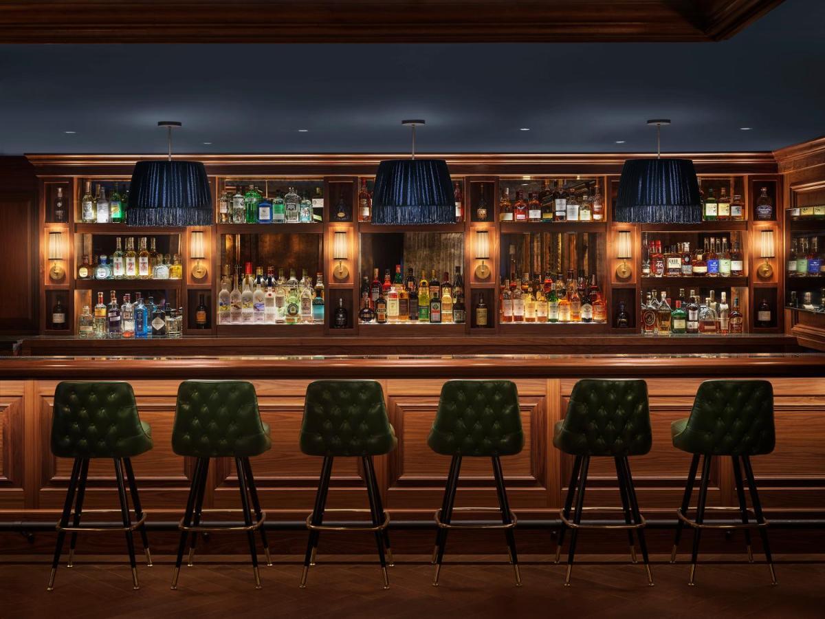 Отель The Newbury Бостон Экстерьер фото The bar at the 21 Club