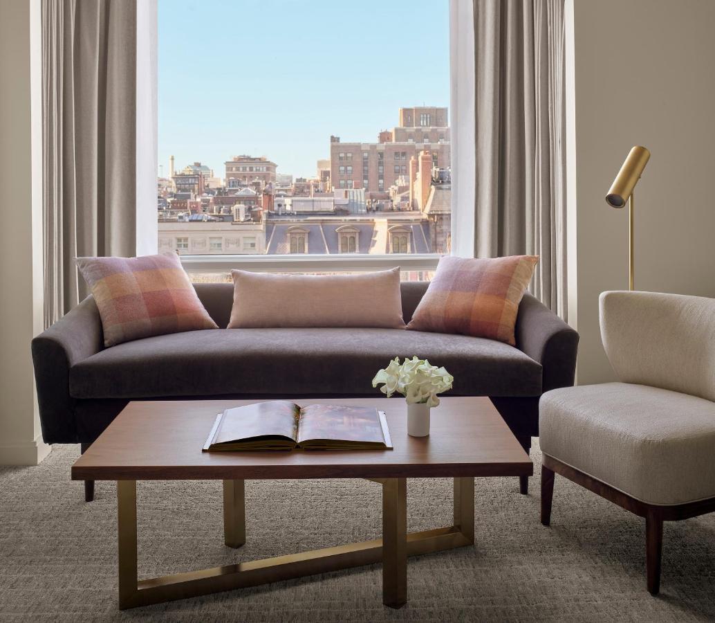 Отель The Newbury Бостон Экстерьер фото A living room