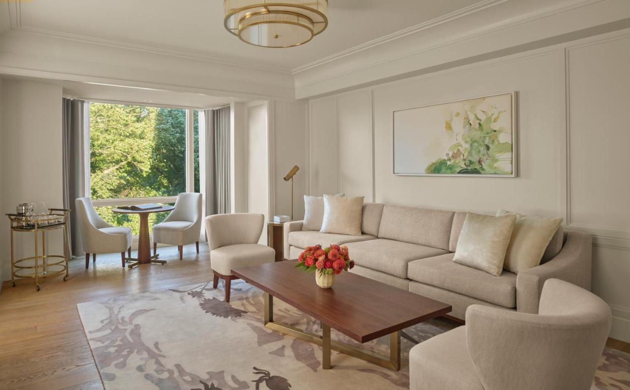 Отель The Newbury Бостон Экстерьер фото Living room